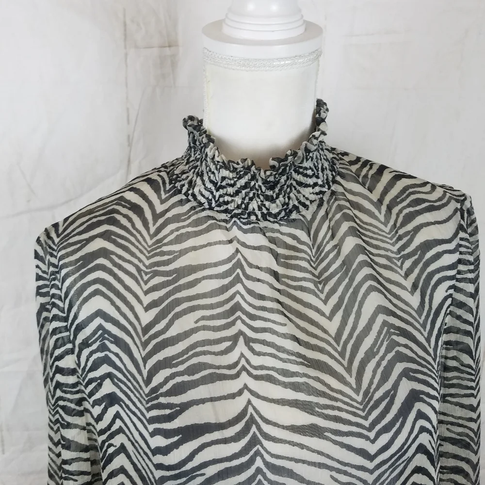 Blue blush sheer zebra print top - Picture 5 of 8
